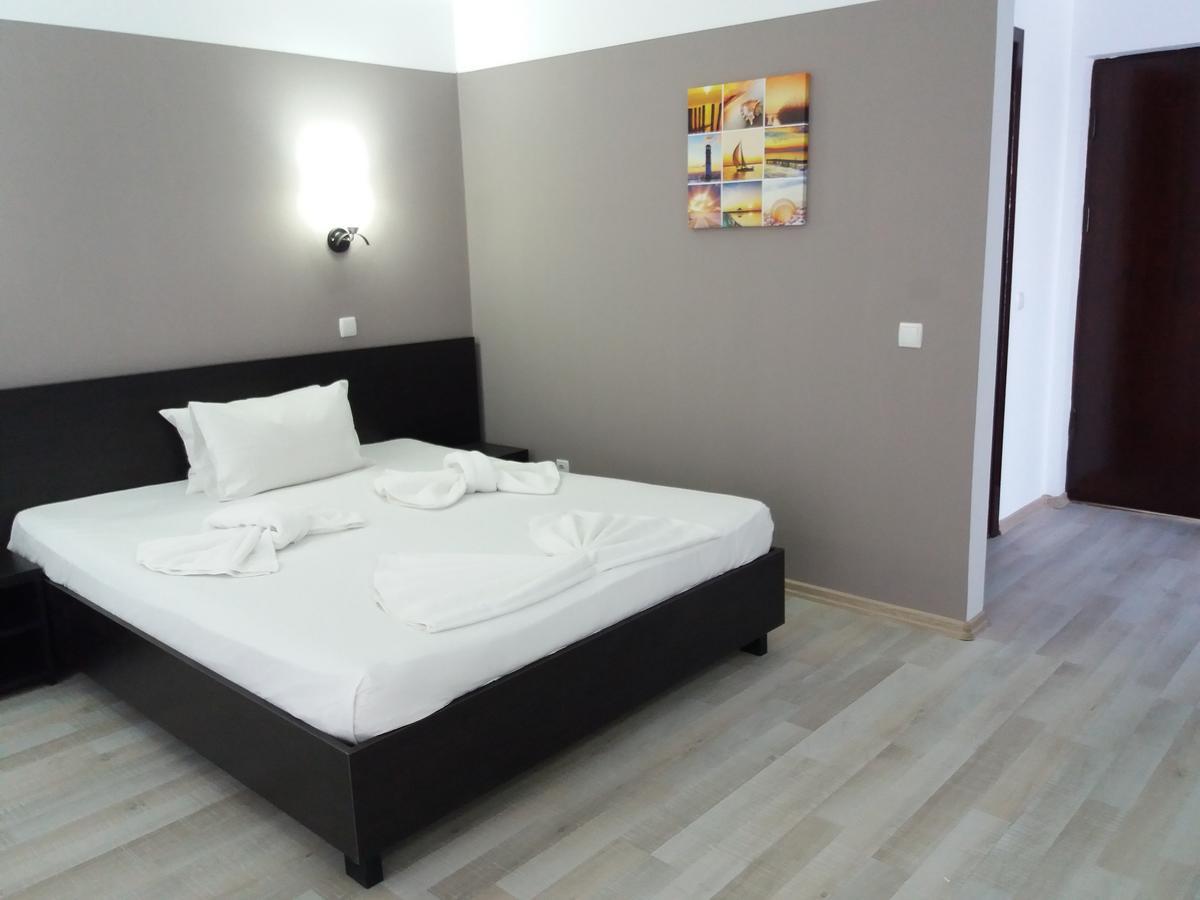 Blue Wave Otel Navodari Dış mekan fotoğraf